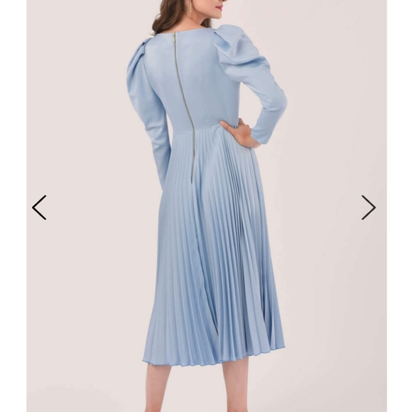NWT Closet London Blue Pleated Dress - Picture 2 of 2